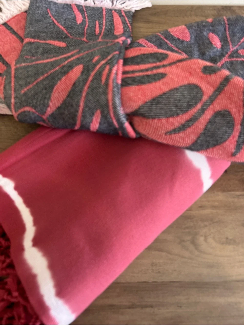 Festival Travel Towel Tie Dye Burgundy Red White 36 x 65 NEW
